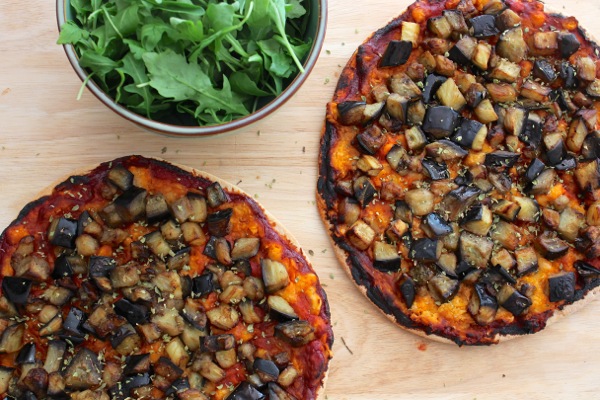 Cheese-free eggplant, oregano and white bean pizza Cheese-free eggplant, oregano and white bean pizza