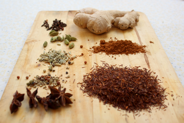 Seven different spices plus rooibos tea make up this rich chai.