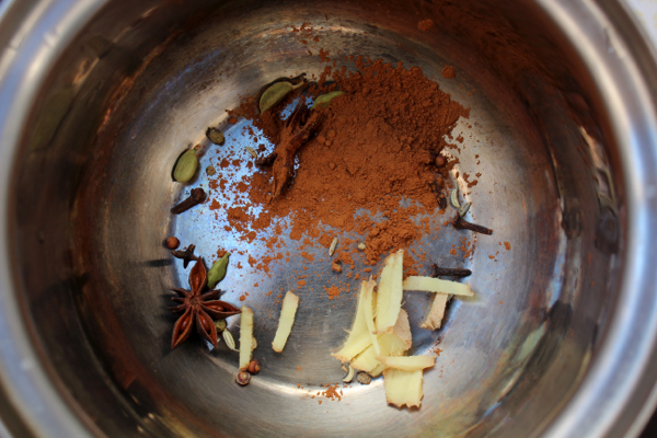 Seven spices ready to be made into delicious vegan chai.
